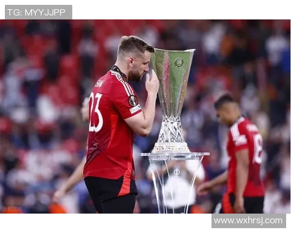 欧联杯惊天逆转曼联4-3战胜曼城绝杀瞬间引发转会热议