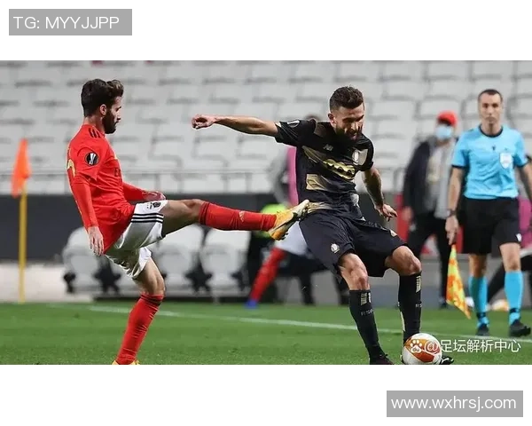 曼联逆转巴黎圣日耳曼绝杀瞬间引发全场狂欢赛后深度点评