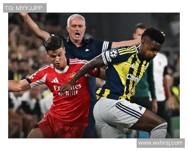 欧冠激战本菲卡逆转那不勒斯乌龙球引发争议判罚全场沸腾