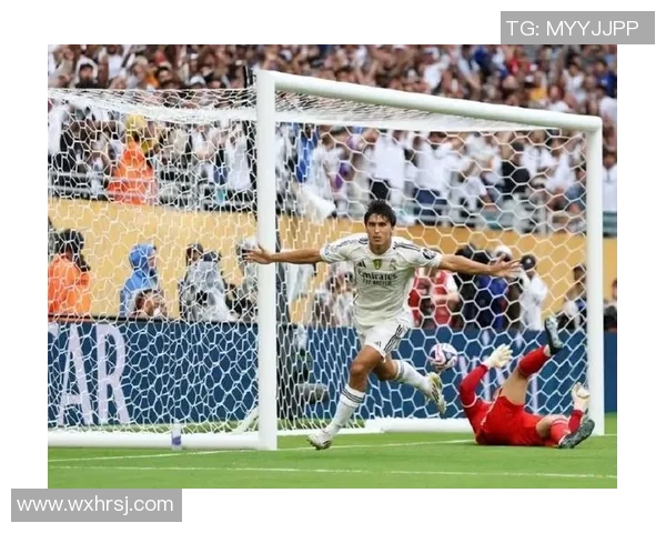 世界杯精彩对决多特蒙德4-0本菲卡红牌事件引发战术分析与全场热议