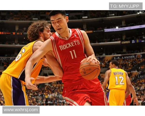 姚明荣获国际篮球杰出贡献奖章见证中国篮球辉煌成就与未来希望