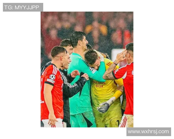 欧冠激战：本菲卡与多特蒙德战成平局引发全场热议与惊喜时刻回顾