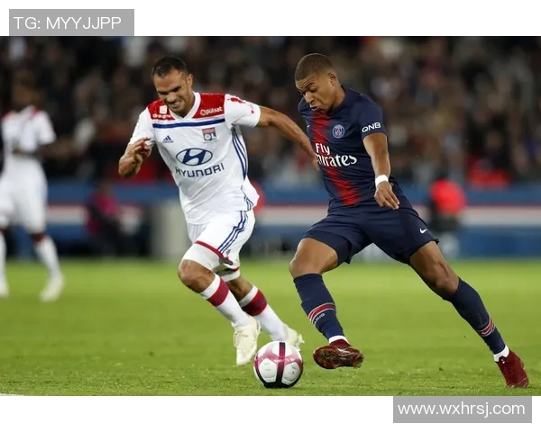 友谊赛精彩对决里昂与巴黎圣日耳曼战成平局全场沸腾 友谊赛精彩对决里昂与巴黎圣日耳曼战成平局全场沸腾