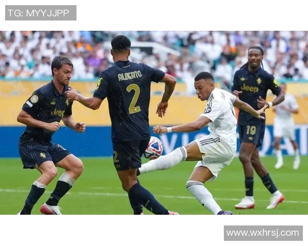 足总杯惊心动魄皇马与那不勒斯激战成平局补时进球引发全场狂欢