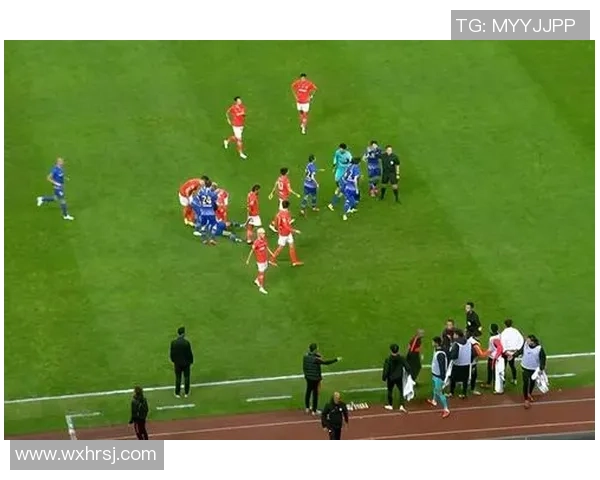 中超激战：里昂大胜尤文图斯红牌事件引发全场热议分析